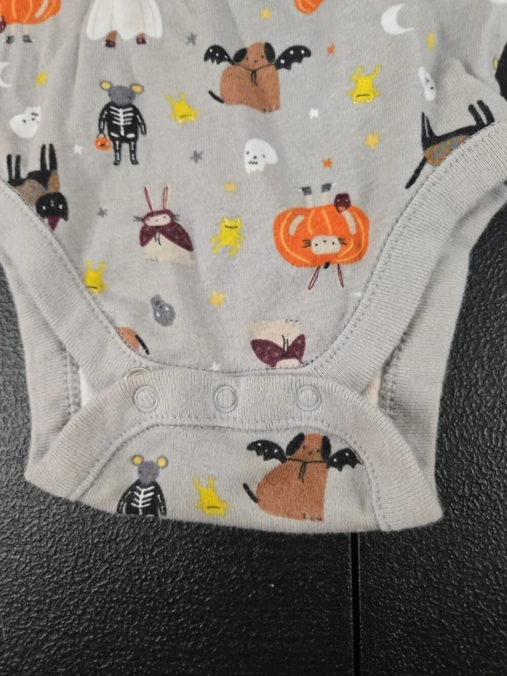Old Navy Unisex 6-12 Month One Piece Long Sleeve Halloween Print Bodysuit